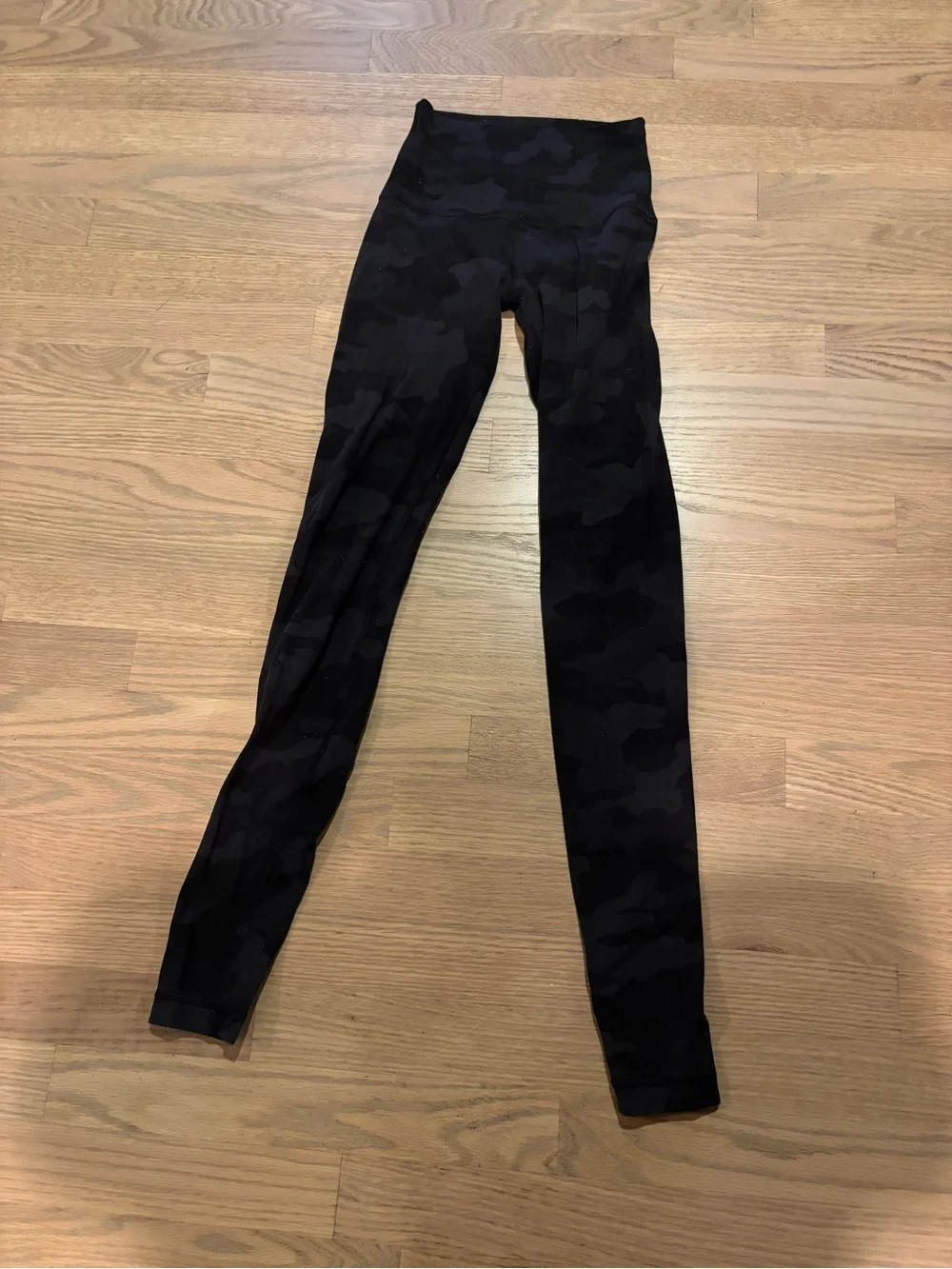 lululemon athletica Black Camo High-Rise Leggings Size 2